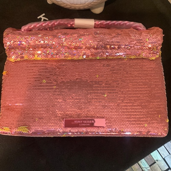 Kurt Geiger London Mini Kensington Sequins Crossbody Bag
KURT GEIGER L… - Picture 12 of 16